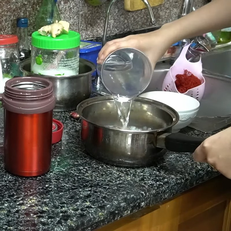 Bước 1 Vo gạo và đun sôi Cháo trắng ăn dặm bằng bình giữ nhiệt
