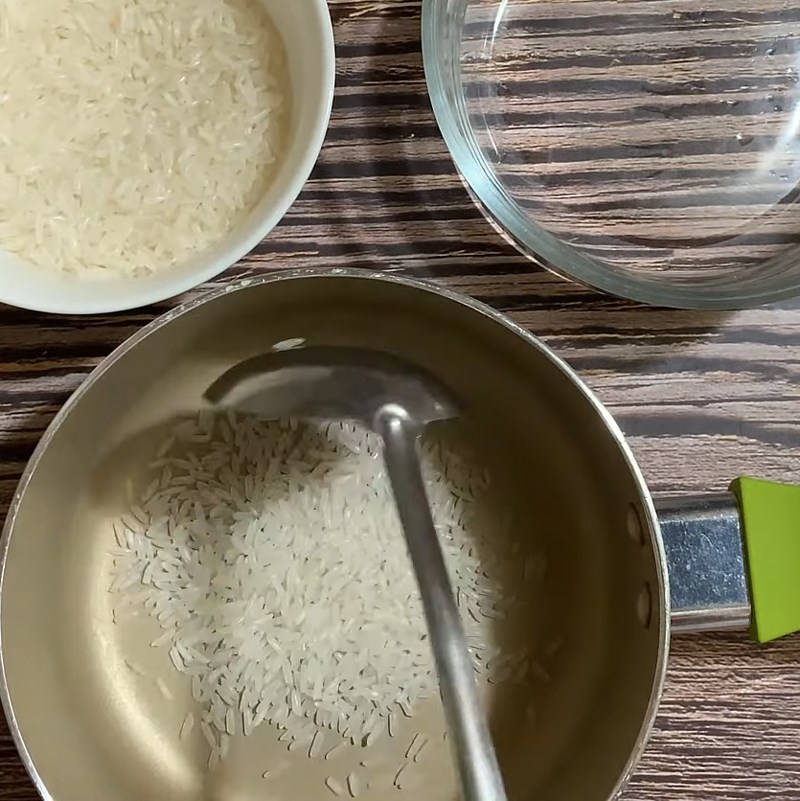 Bước 1 Vo và ngâm gạo Cháo trắng ăn dặm rây (cháo rây 1:10)