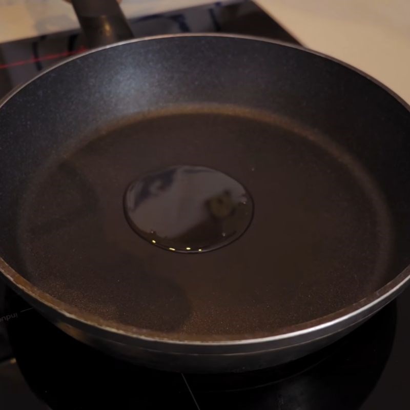 Bước 4 Xào măng Bún ngan măng khô