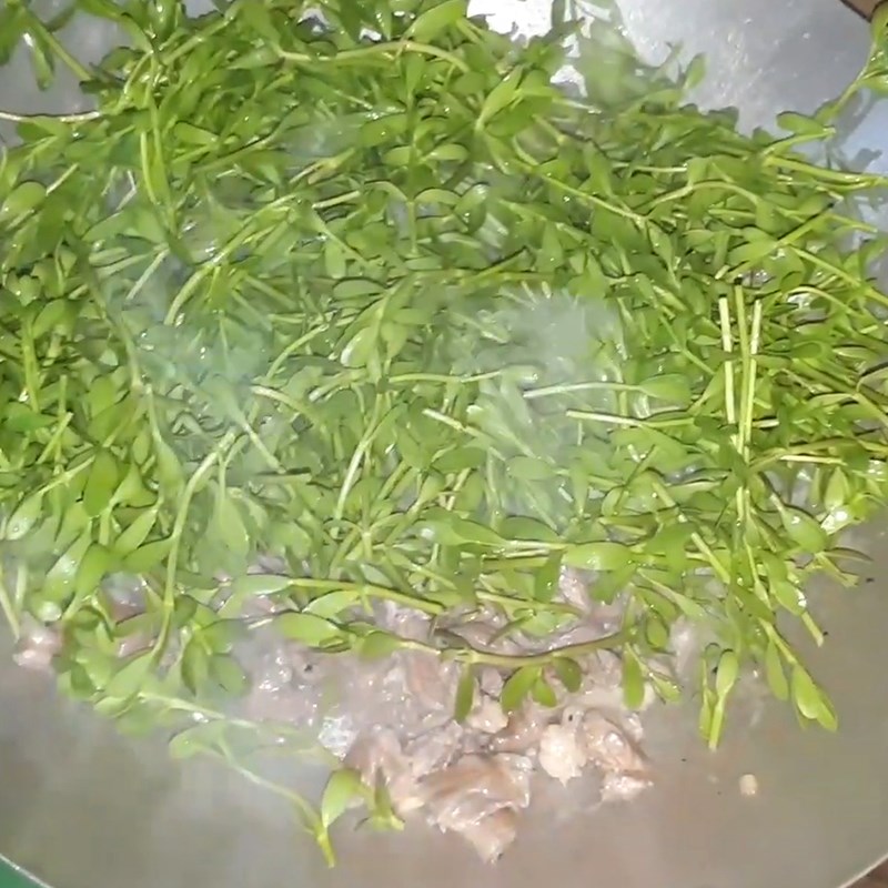 Bước 4 Xào món ăn Rau đắng xào thịt bò