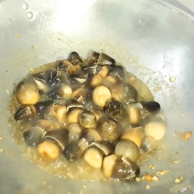 Bước 2 Xào nấm rơm Rau đắng xào nấm rơm