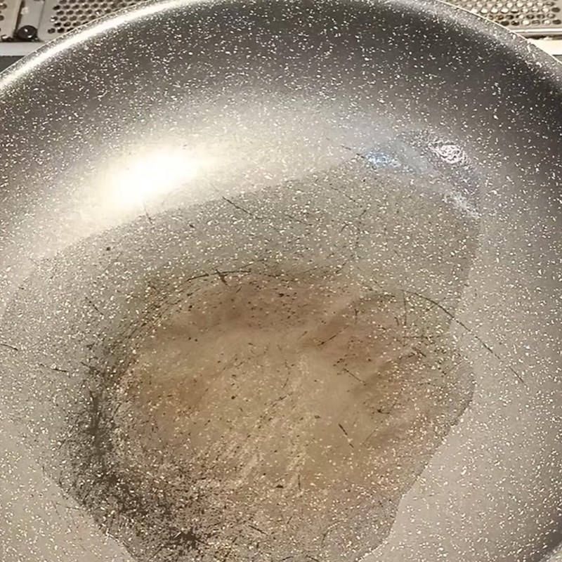 Bước 4 Xào thịt bò Bò sốt vang với gấc