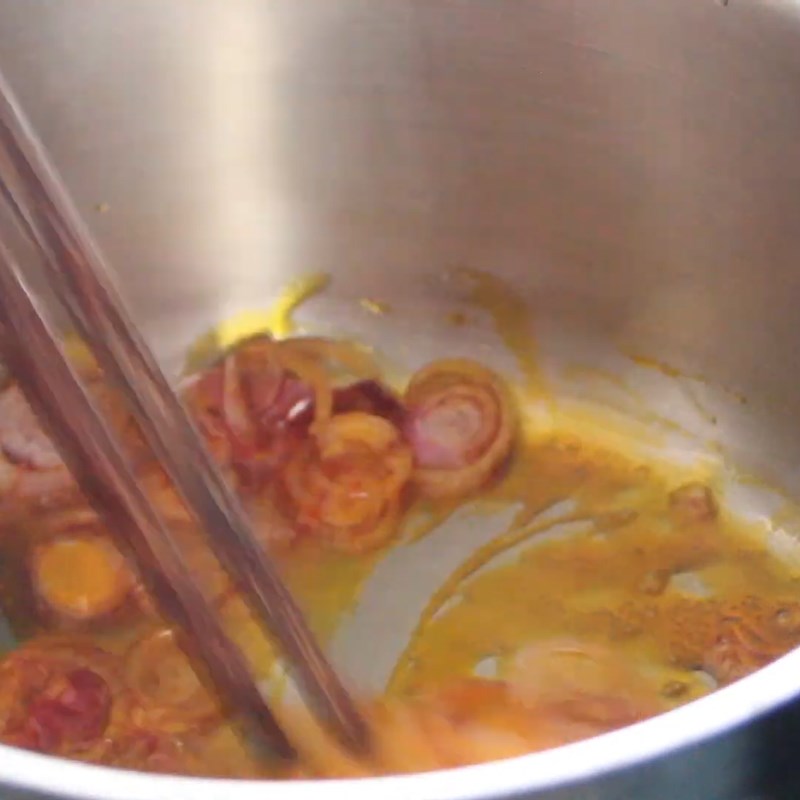 Bước 4 Xào trứng cút Cháo canh Nghệ An xương heo