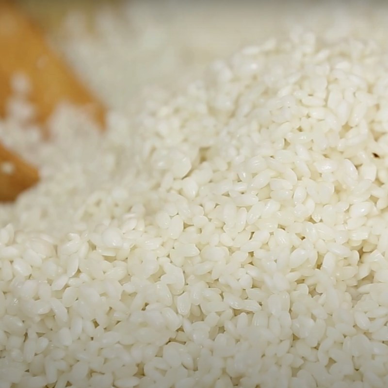 Bước 1 Xay bột Bánh hồng truyền thống