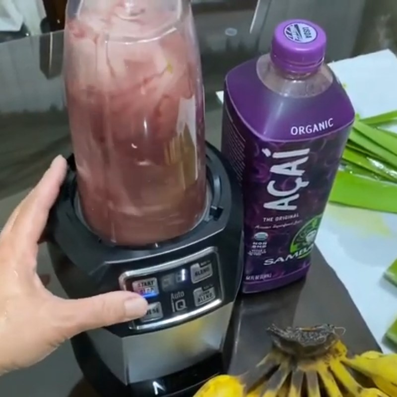 Bước 2 Xay sinh tố nha đam và chuối Sinh tố nha đam chuối