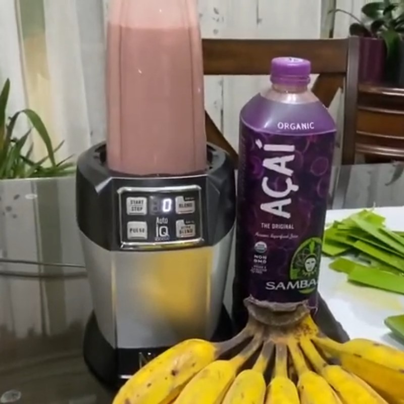 Bước 2 Xay sinh tố nha đam và chuối Sinh tố nha đam chuối