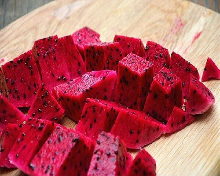 Bước 1 Sơ chế nguyên liệu Sinh tố thanh long xoài sữa dừa hai tầng