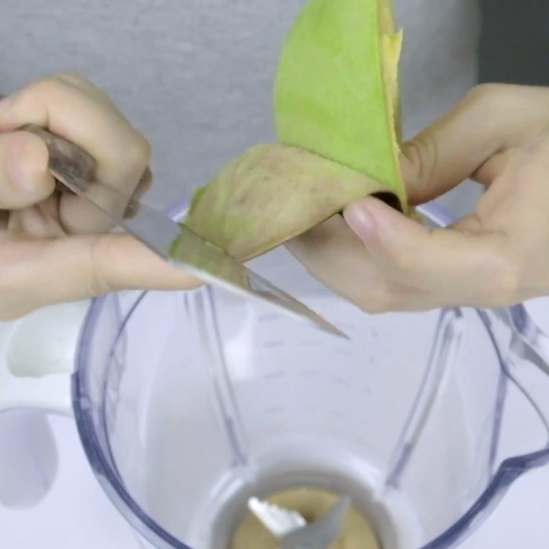 Bước 1 Sơ chế bơ Kem bơ dừa
