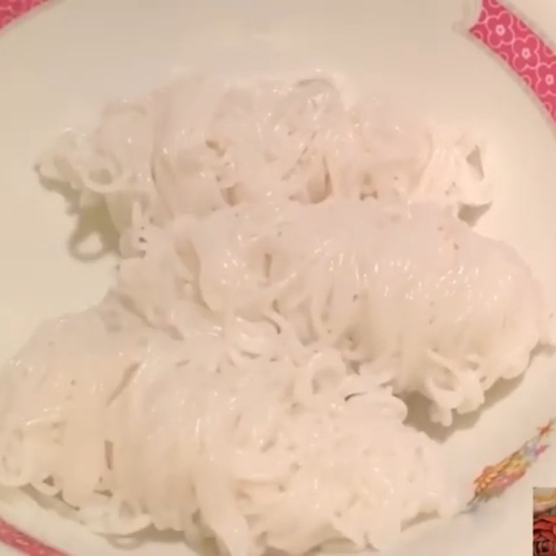 Bước 4 Thành phẩm Bún cá hồi cà chua