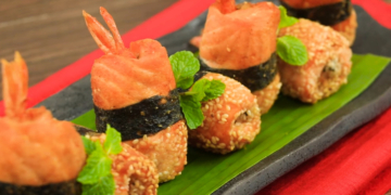 cach lam com cuon ca hoi chien gion thom beo gion 10 760x367 1