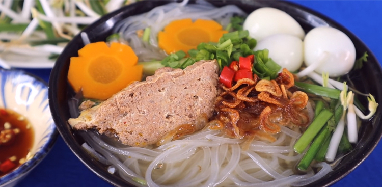 cach nau mon hu tieu cua tai nha don gian thom ng 16 760x367 1