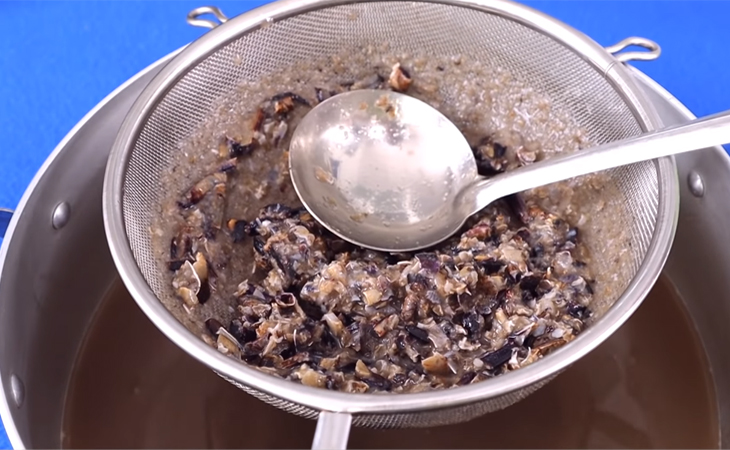 Bước 1 Sơ chế cua Hủ tiếu cua
