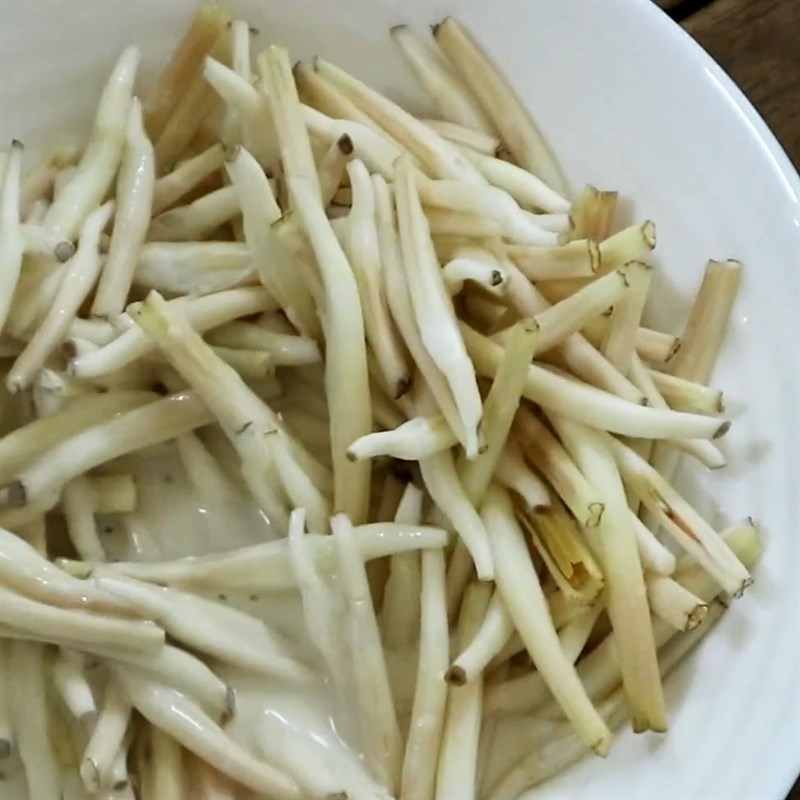 Bước 2 Pha bột Cá cơm chay