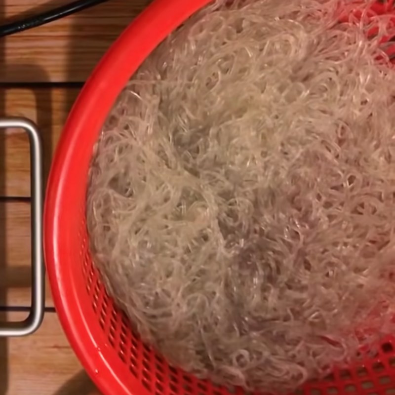 Bước 4 Chần miến Miến măng gà