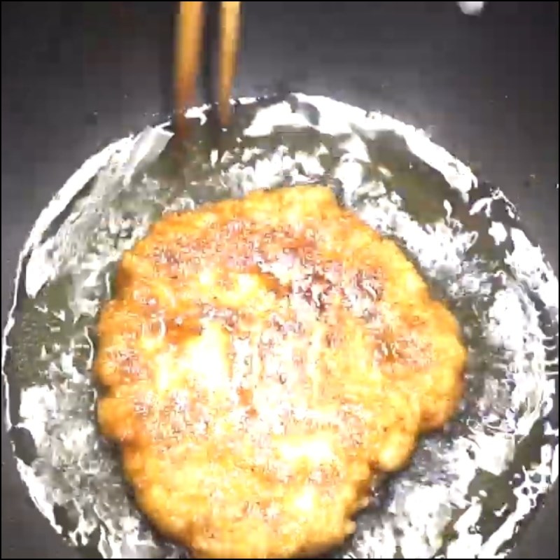 Bước 4 Chiên chả Bún chả cá hồi