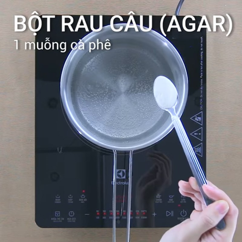 Bước 1 Đun hỗn hợp rau câu Trân châu trắng