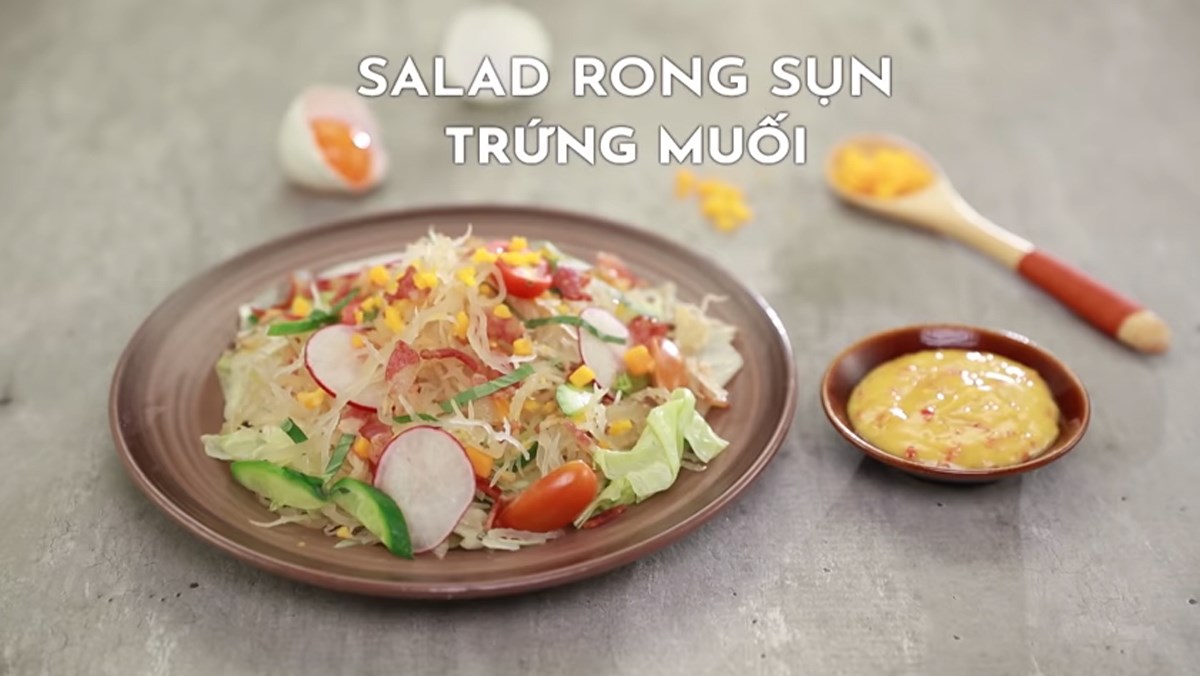 Gỏi rau câu trứng muối