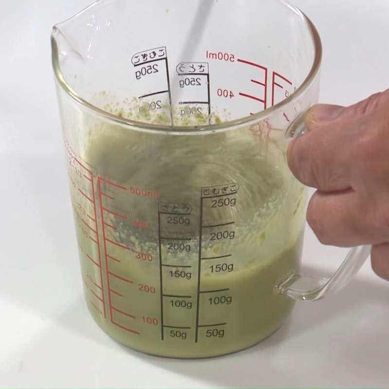 Bước 3 Hoàn thành Trà sữa gạo rang thạch matcha