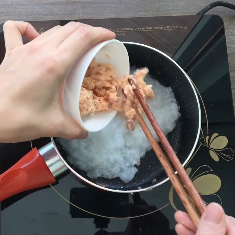 Bước 5 Hoàn thành Cháo cá hồi bằng nồi nấu chậm