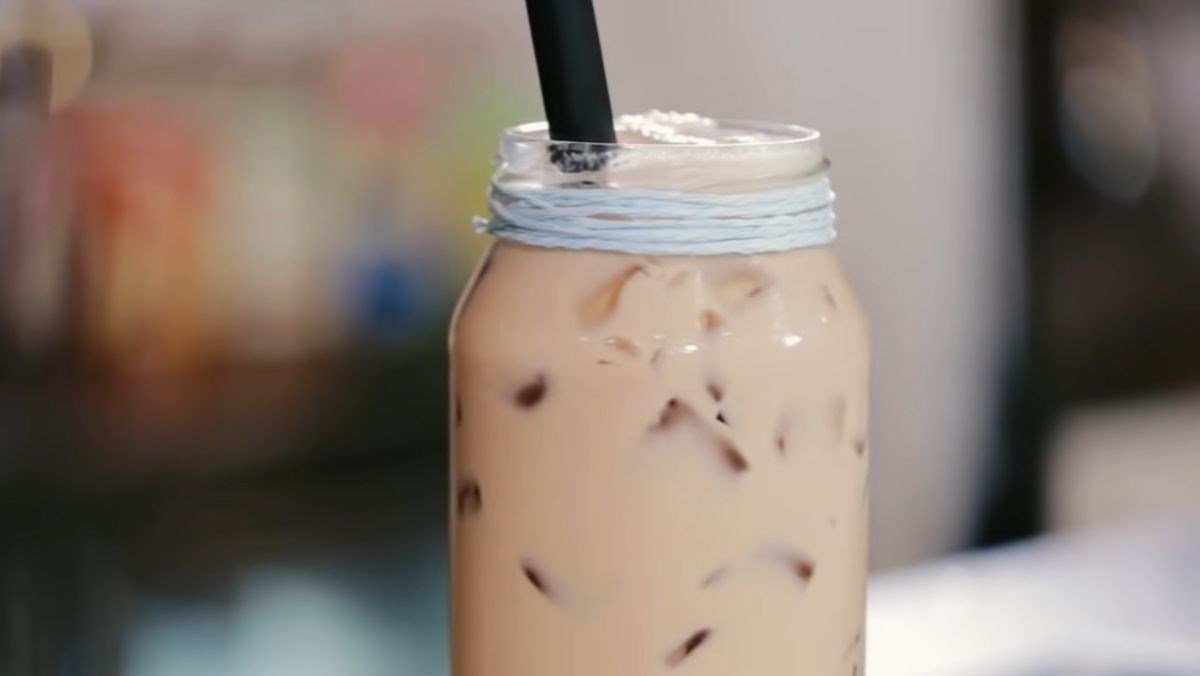 Hồng trà sữa với bột béo