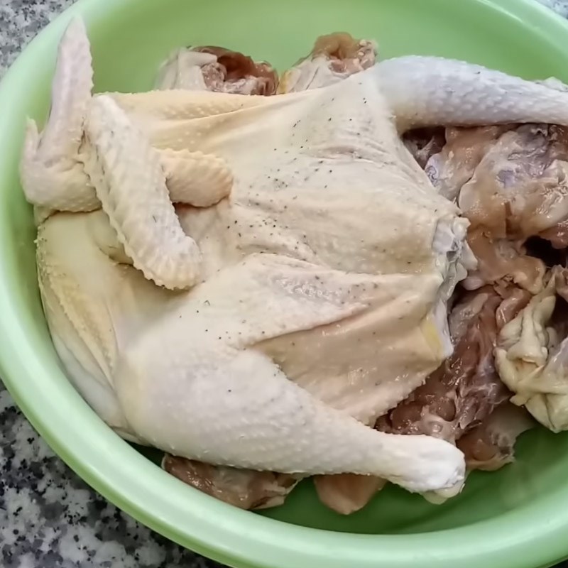 Bước 1 Sơ chế nguyên liệu Hủ tiếu gà nấm