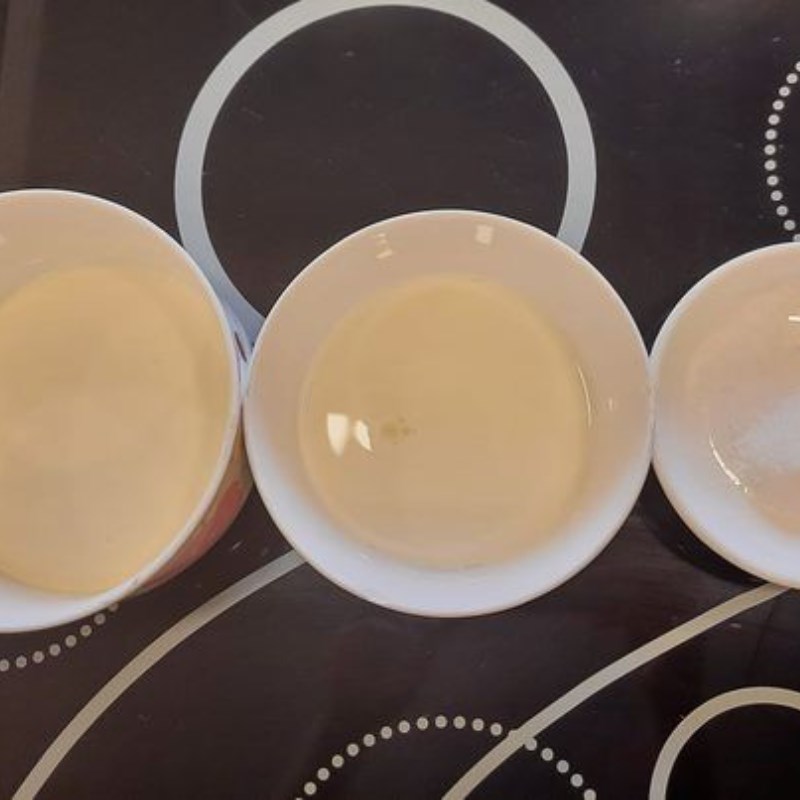 Bước 1 Làm milk foam Latte hồng trà macchiato