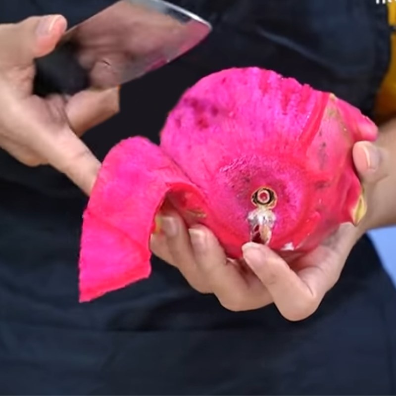 Bước 3 Làm nước cốt thanh long đỏ Trà sữa thanh long đỏ