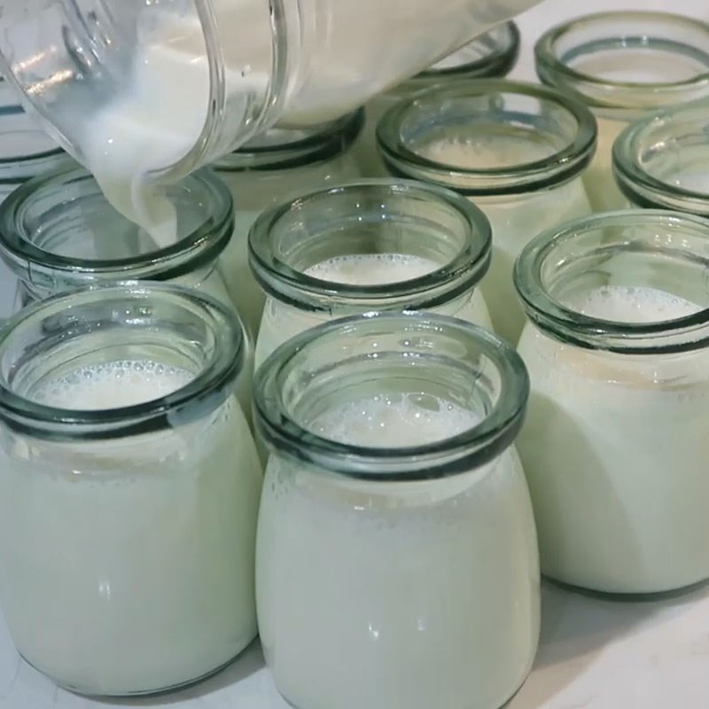 Bước 3 Làm sữa chua Sữa chua úp ngược