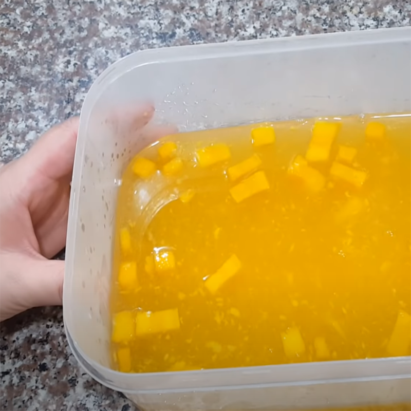 Bước 1 Làm thạch rau câu xoài Trà sữa thạch xoài