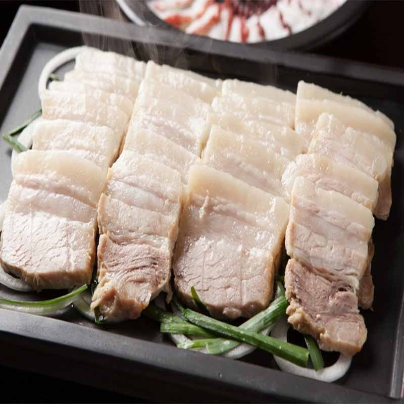 Bước 3 Luộc thịt Gỏi ổi tôm thịt