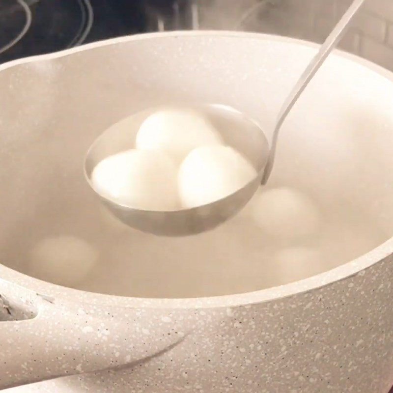 Bước 2 Luộc trân châu và bánh mochi Trà sữa mochi