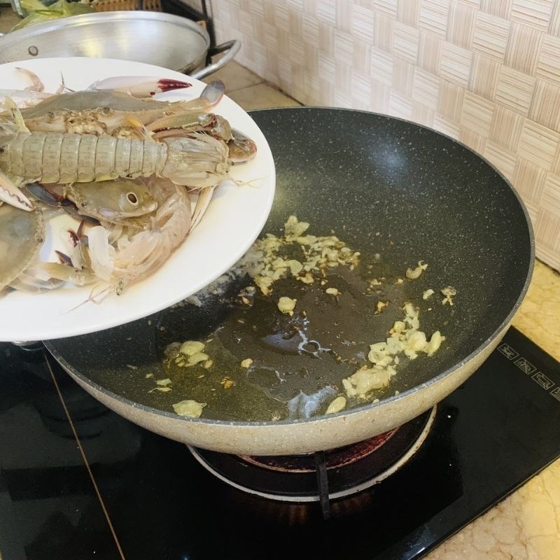 Bước 4 Nấu bánh canh hải sản Bánh canh hải sản (công thức được chia sẻ từ người dùng)