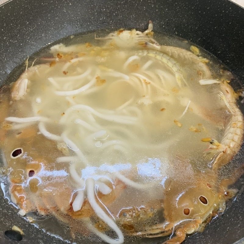 Bước 4 Nấu bánh canh hải sản Bánh canh hải sản (công thức được chia sẻ từ người dùng)