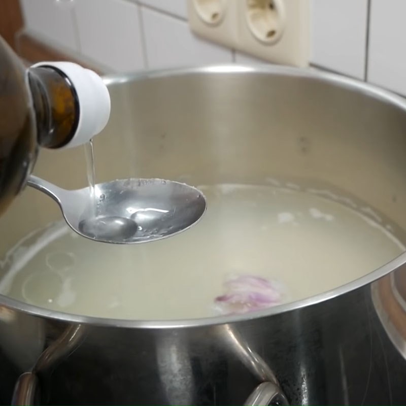 Bước 4 Nấu cháo Cháo hạt sen thịt bằm và trứng