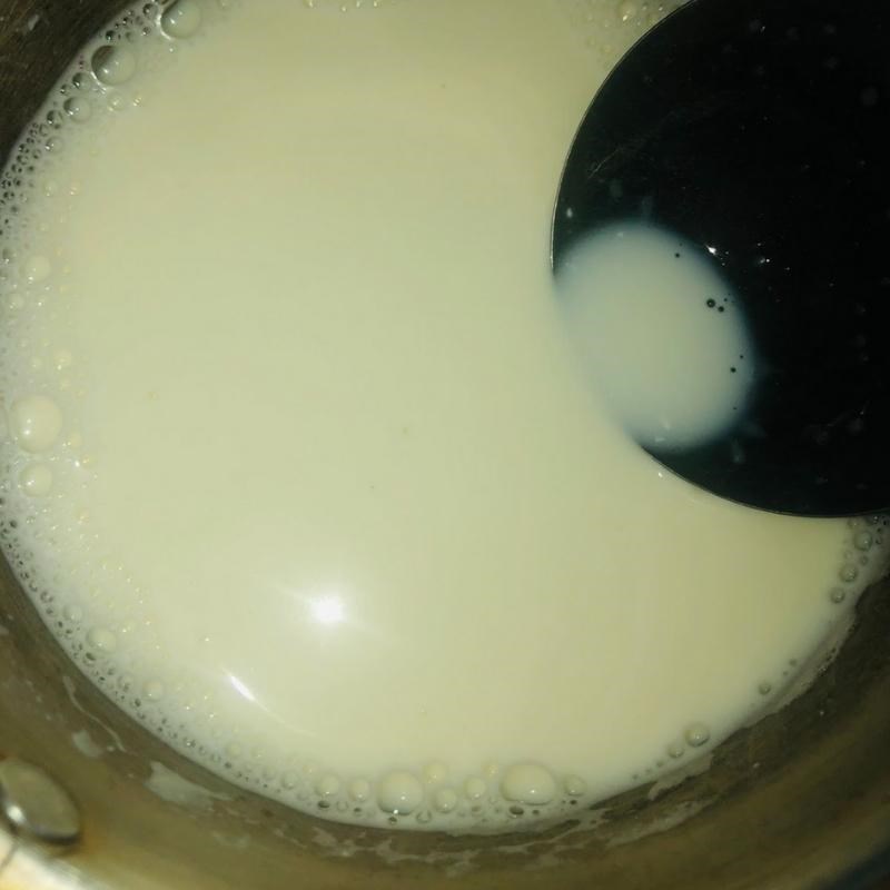 Bước 2 Nấu hỗn hợp sữa Sữa chua phô mai