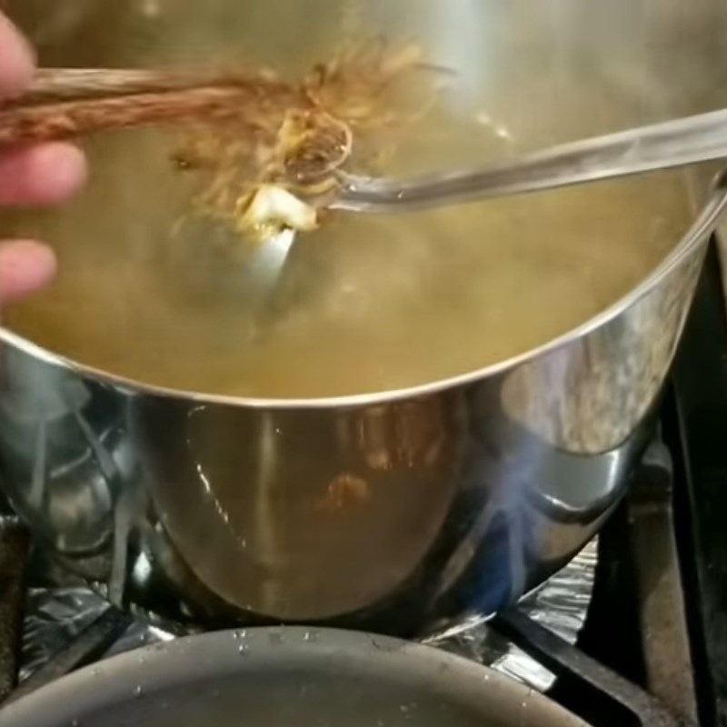 Bước 4 Nấu nước dùng Bánh canh hải sản