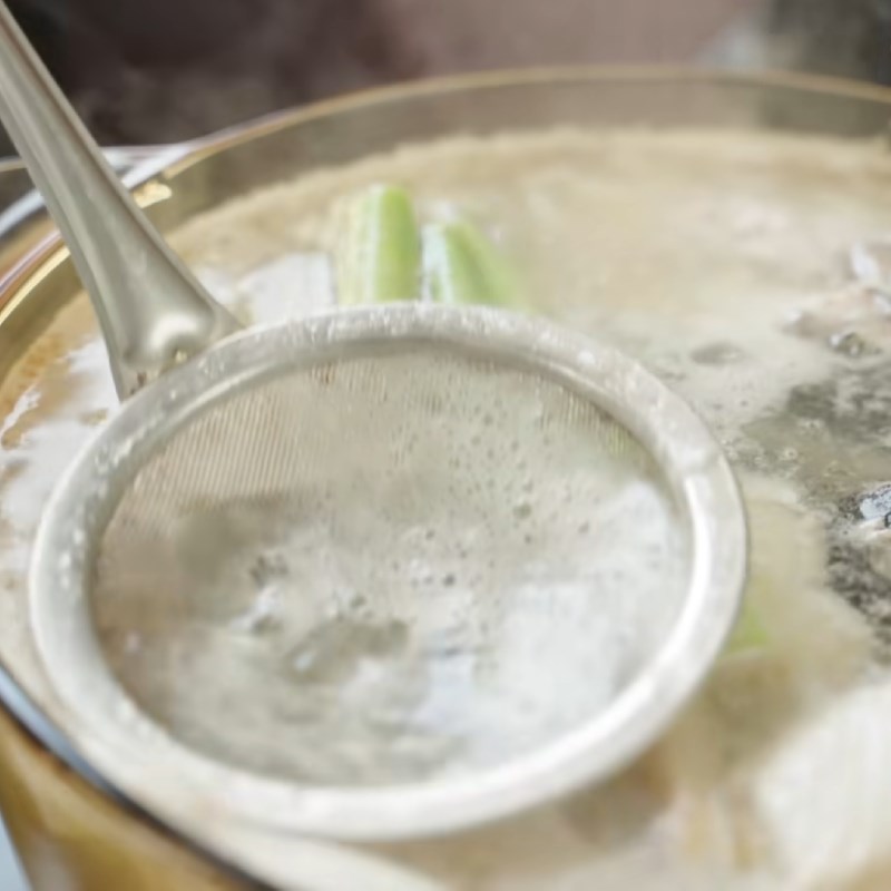 Bước 3 Nấu nước dùng cá Bún chả cá Nha Trang