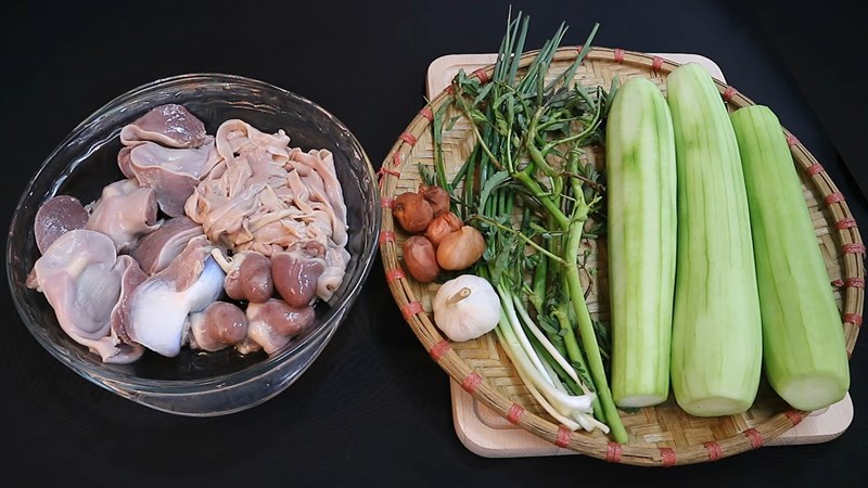 Nguyên liệu món ăn lòng vịt xào mướp hương