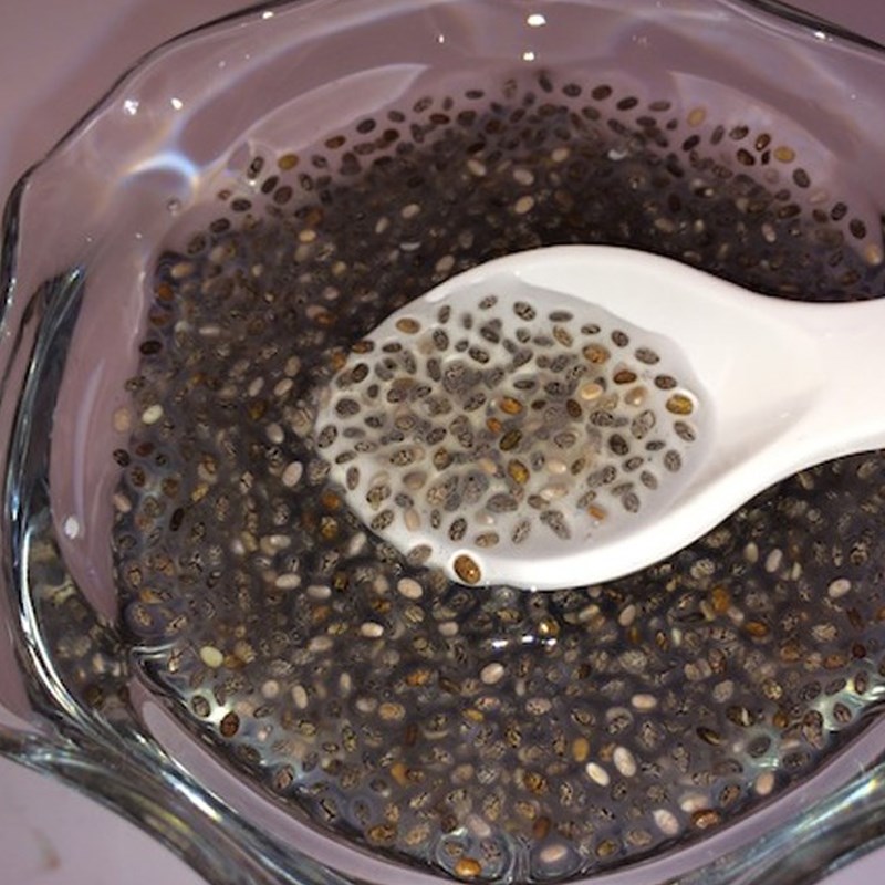 Bước 1 Ép nước dứa Nước ép dứa hạt chia