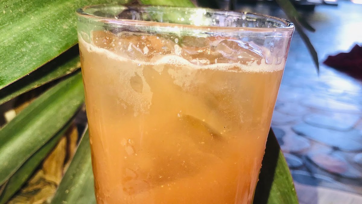 Nước ép táo lê