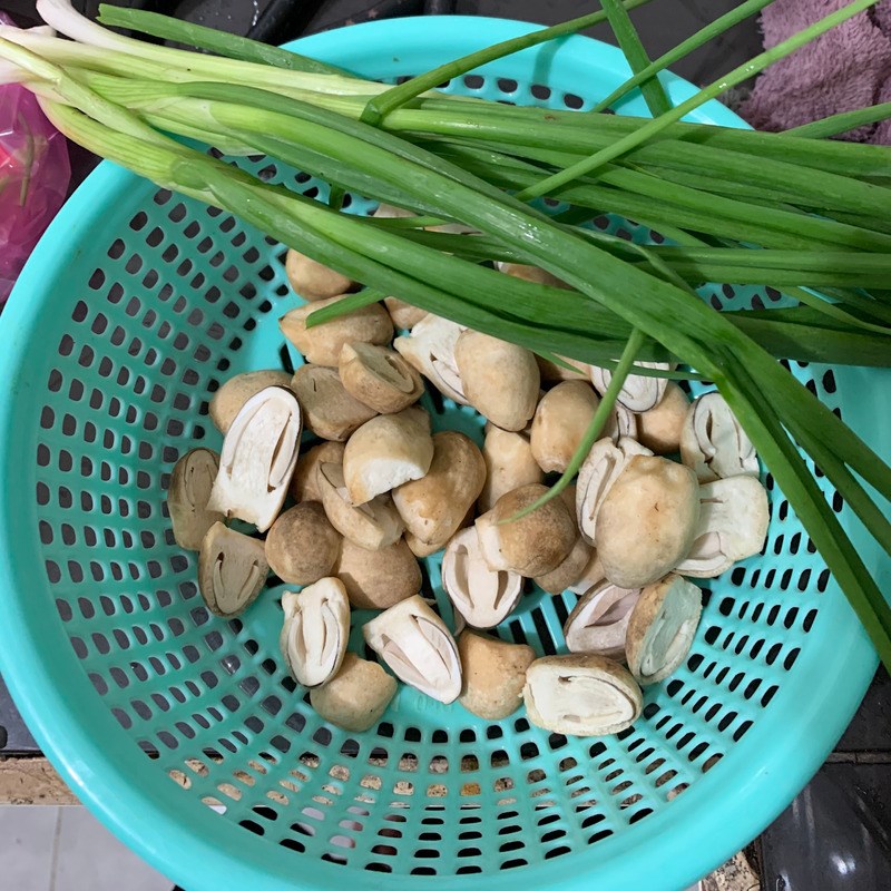 Bước 1 Sơ chế cá lóc và các nguyên liệu Bánh canh cá lóc