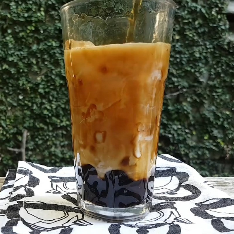 Bước 3 Pha trà sữa lá dứa trân châu Trà sữa lá dứa trân châu