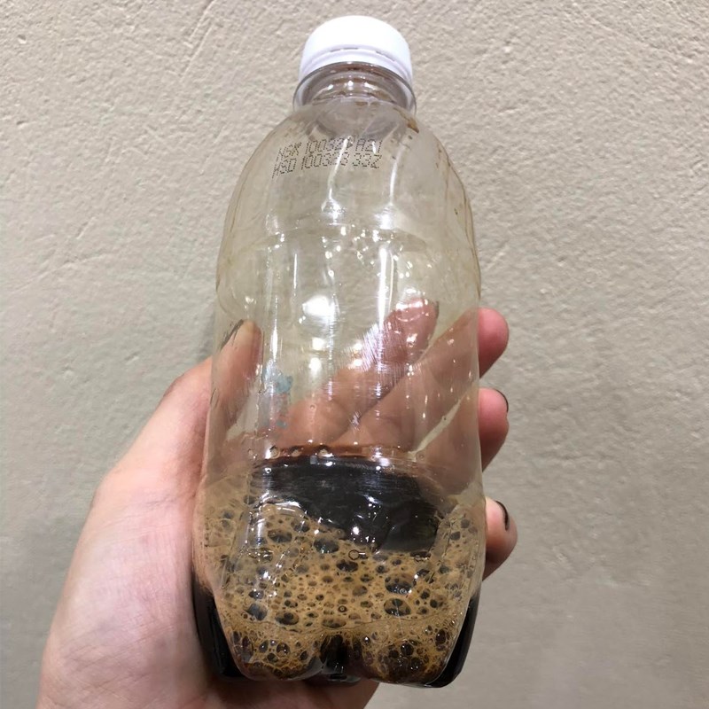 Bước 1 Pha và tạo bọt cà phê Bạc xỉu từ cà phê hoà tan (công thức được chia sẻ từ người dùng)