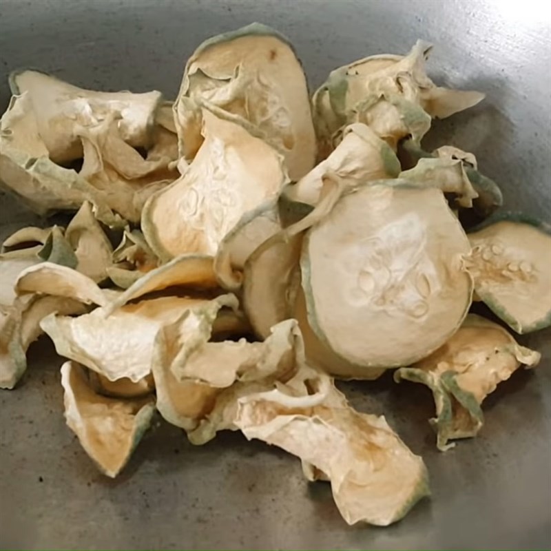 Bước 3 Rang bí đao khô Trà bí đao hạt chia