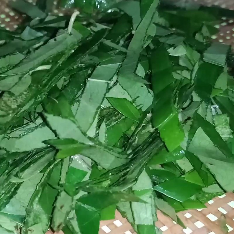Bước 1 Sơ chế lá sương sâm Sương sâm bằng máy xay sinh tố