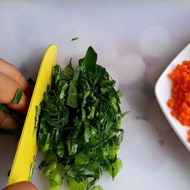 Bước 1 Sơ chế nguyên liệu Hoành thánh chay