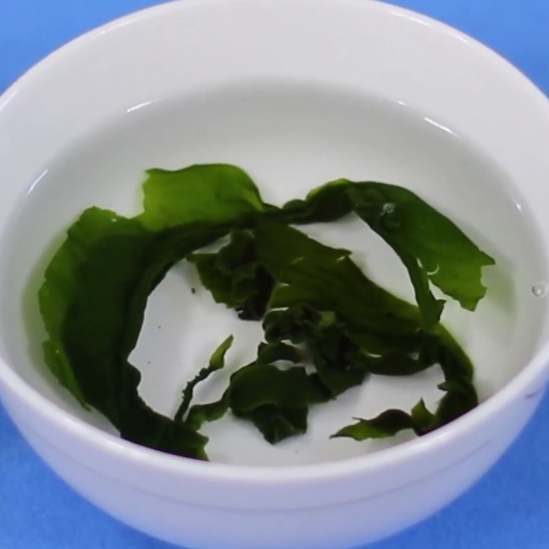 Bước 1 Sơ chế nguyên liệu Cháo cá bớp rong biển