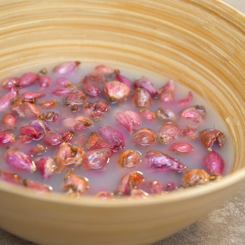 Bước 1 Sơ chế nguyên liệu Dưa hành
