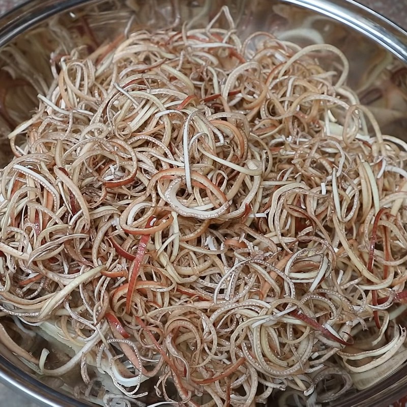 Bước 1 Sơ chế nguyên liệu Gỏi gà hoa chuối