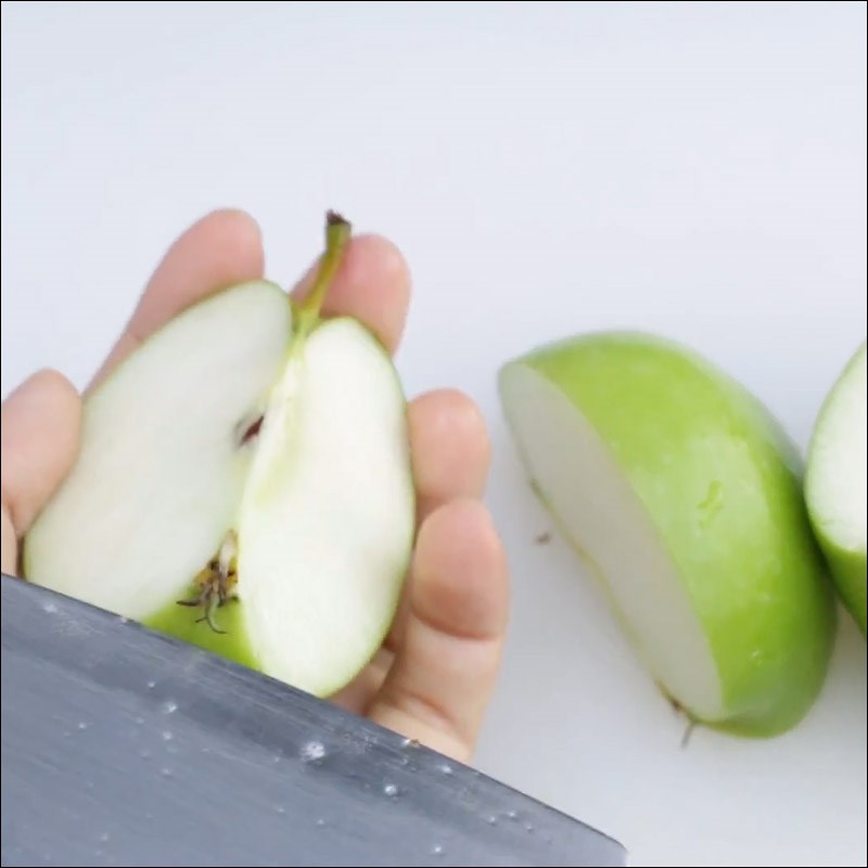 Bước 1 Sơ chế nguyên liệu Nước ép táo cần tây